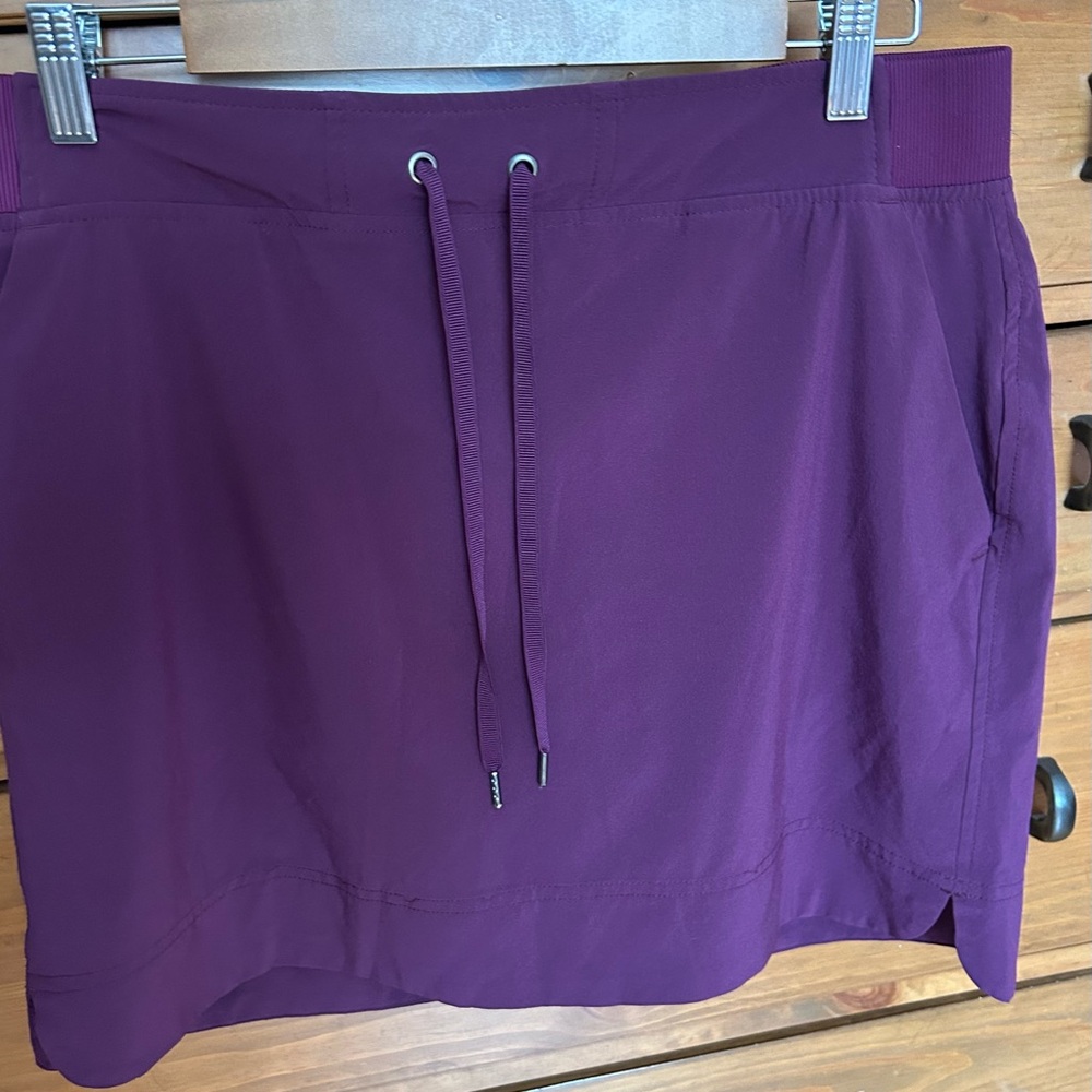 Athleta Burgundy Skirt with Drawstring Sz 12